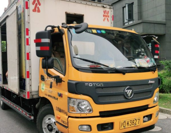 上海申博搬场公司：卓越服务铸就行业典范(图1)
