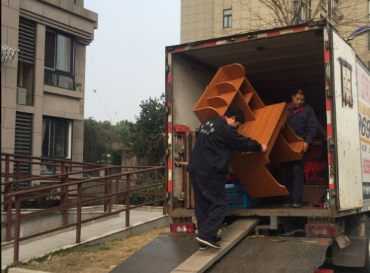 特殊物品搬运指南：钢琴、家具、植物处理(图1)